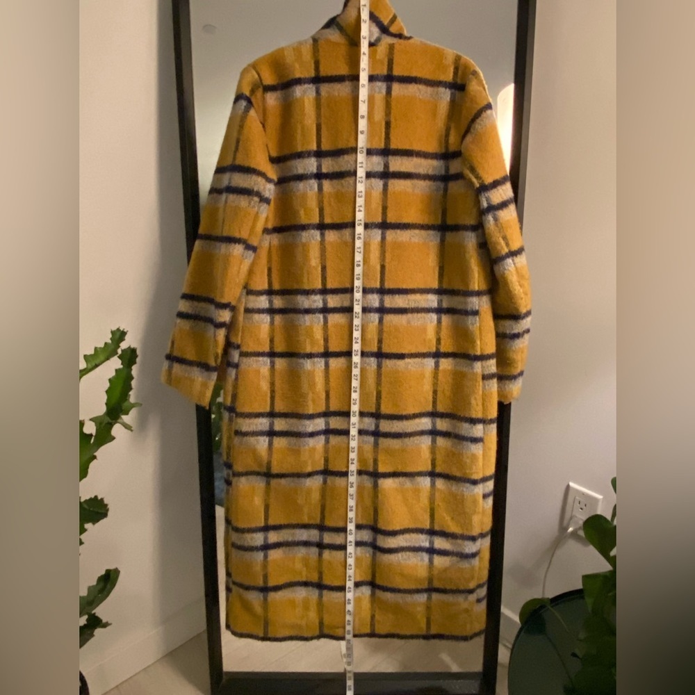 -Glamorous long line coat in bright check.🟡 - Picture 6 of 6